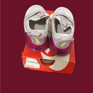 Size 5.5c Nike rt presto like new worn twice wolf grey pink volt. For toddlers